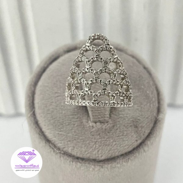 انگشتر مثلثی طرح دار