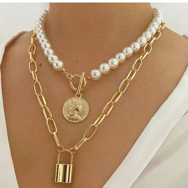 گردنبند مروارید و هرمس با آویز قفل و الیزابت
